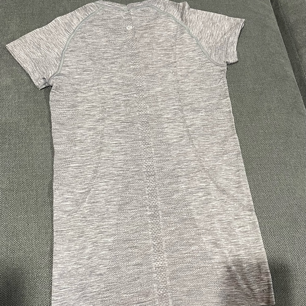 Gray lululemon shirt